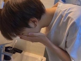 简约头像<strong>男</strong>生成熟稳重干净(<strong>男</strong>生简约头像，成熟稳重。)