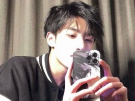 18岁男生头像照片(18岁少年头像照)