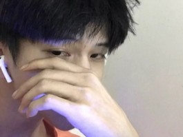 <strong>男</strong>生头像真人背影图片(<strong>男</strong>生真人背影图)